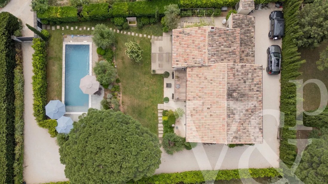 House in Eygalières, Provence-Alpes-Côte d'Azur, France 2 - 17247943
