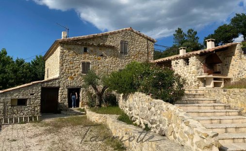 Corps de ferme à Montagut, Nouvelle-Aquitaine, France 1