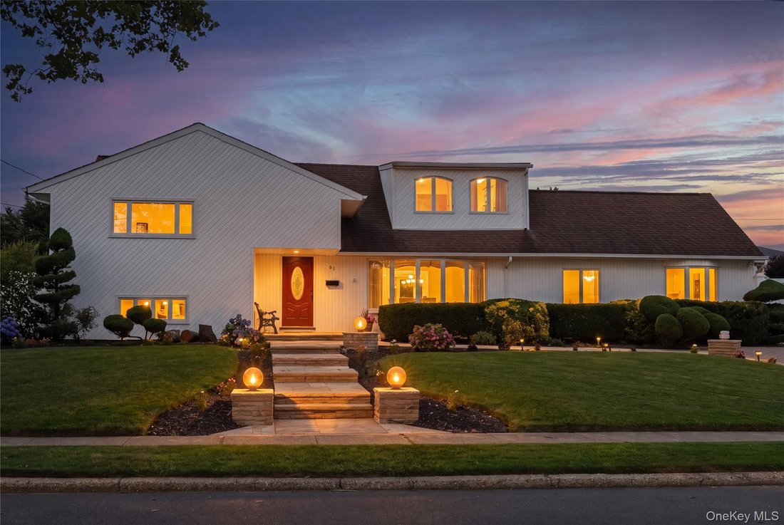 House in Massapequa Park, New York, United States 1 - 18535221
