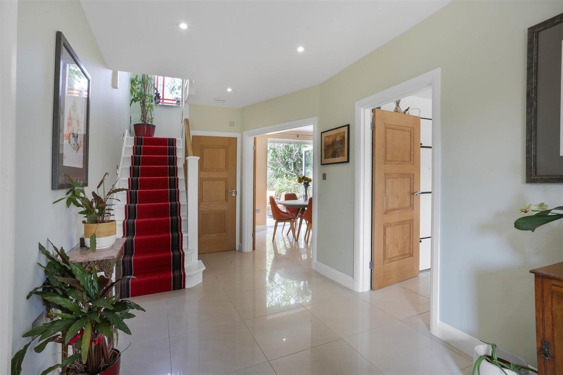 House in London Borough of Sutton, England 2 - 18527608