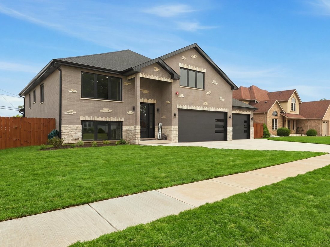 House in Bridgeview, Illinois, United States 3 - 18534974