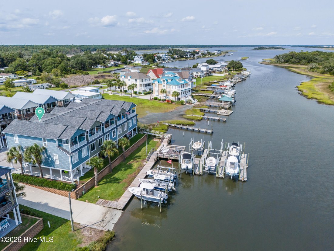 Townhouse in Topsail Beach, North Carolina, United States 3 - 18530504