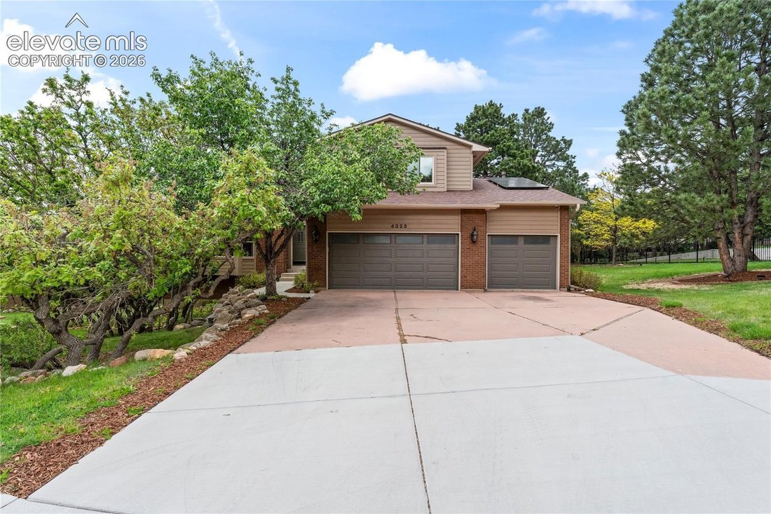 House in Colorado Springs, Colorado, United States 1 - 18045577