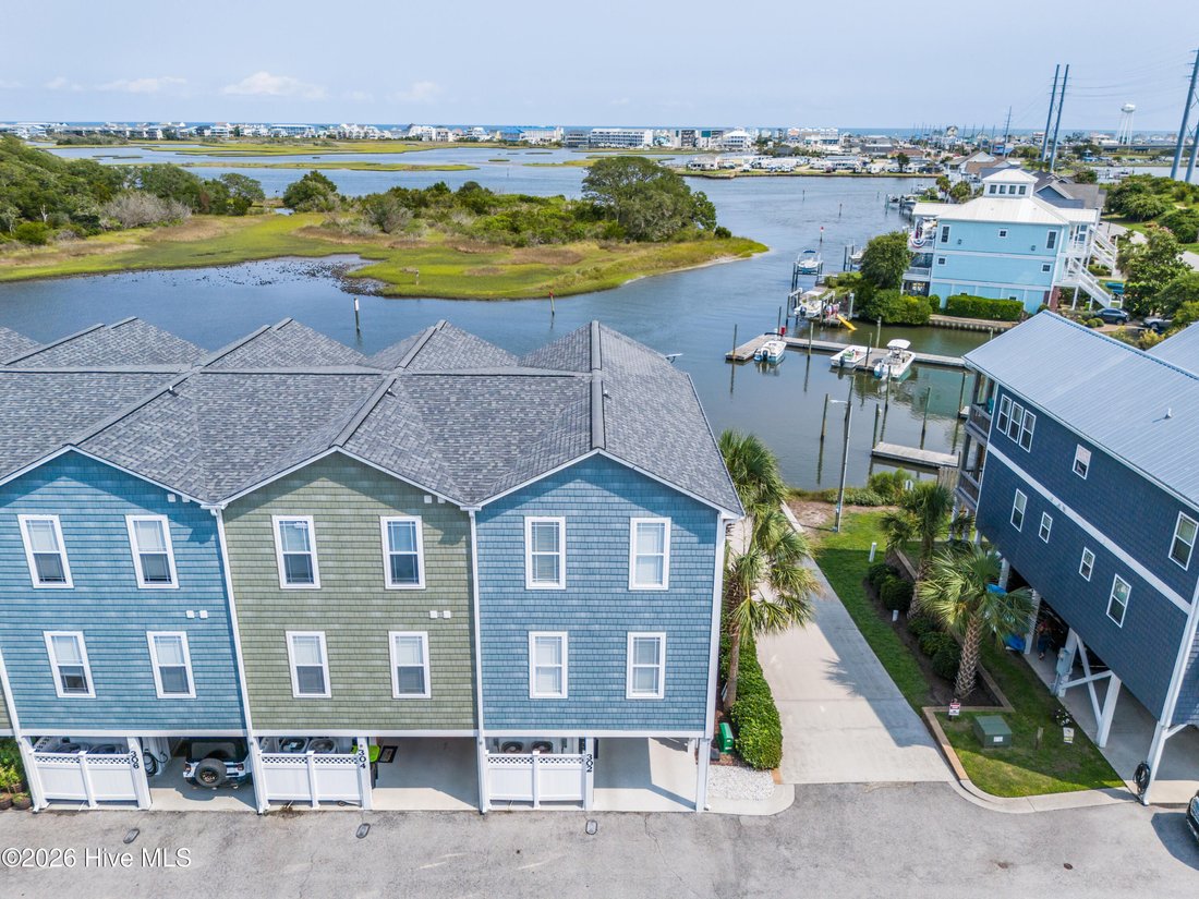 Townhouse in Topsail Beach, North Carolina, United States 2 - 18530504