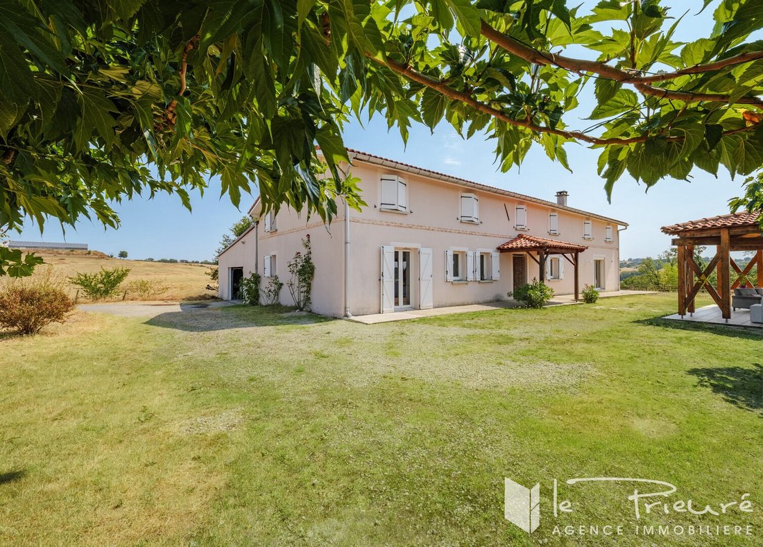 Villa in Le Garric, Occitania, France 2 - 17556660
