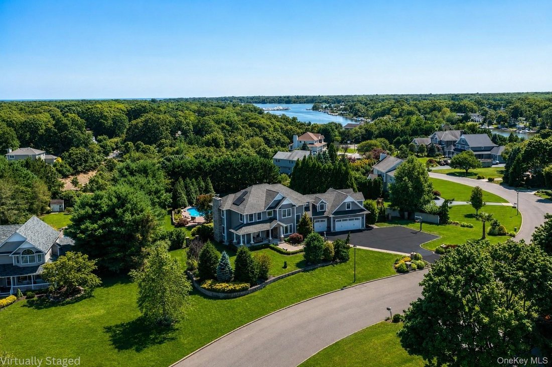 House in Center Moriches, New York, United States 4 - 18536027