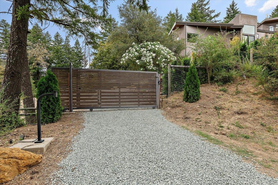 House in Saratoga, California, United States 4 - 18535388