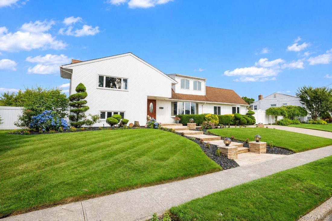 House in Massapequa Park, New York, United States 2 - 18535221