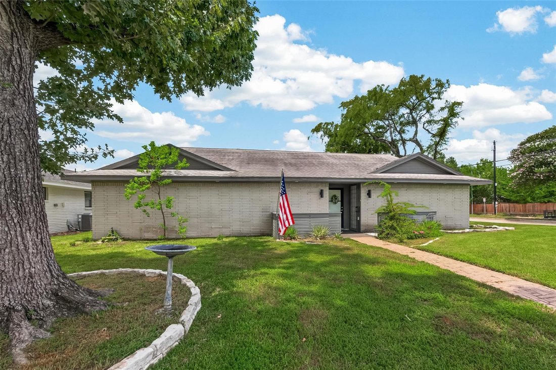 House in Houston, Texas, United States 4 - 18532696