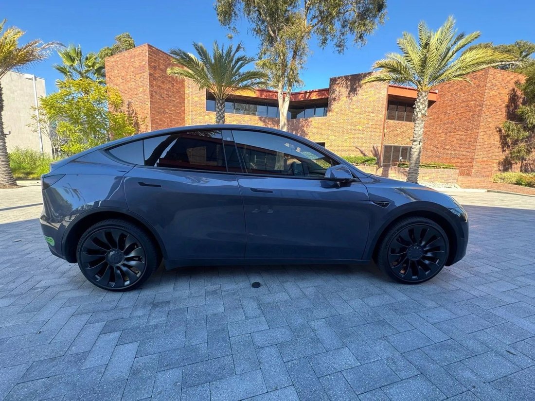 Suv in Riverside, CA, United States 4 - 18536136