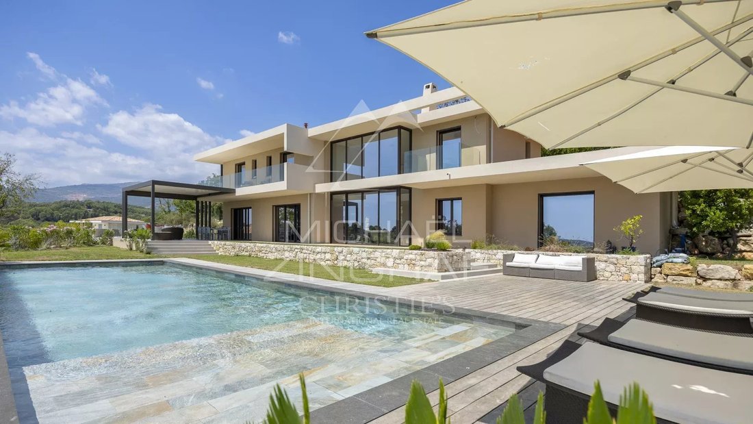 Villa in Nord, Roquefort-les-Pins, France 1 - 18509922