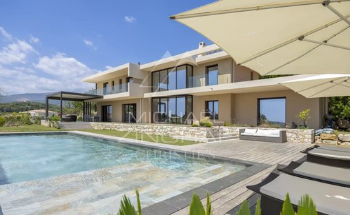 Villa in Nord, Roquefort-les-Pins, France 1