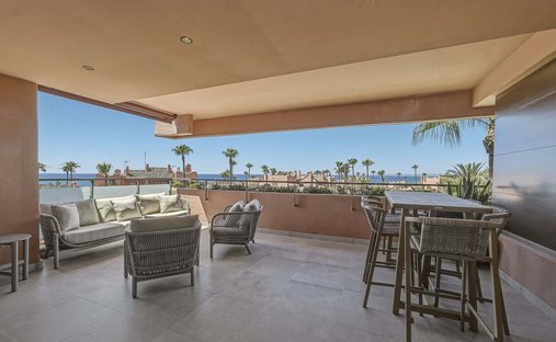 Penthouse in Gualdalmansa, Estepona, Andalusia 1