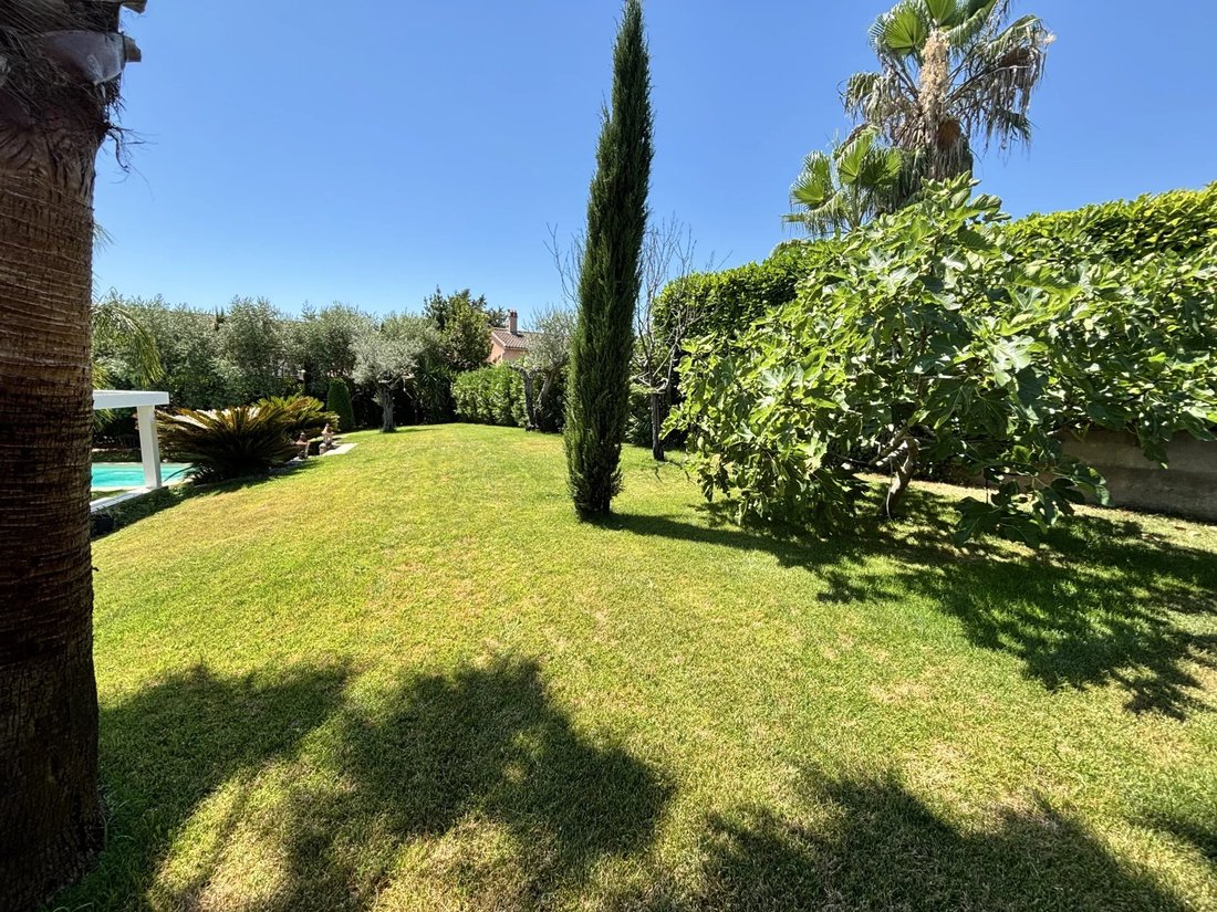 House in Mougins, Provence-Alpes-Côte d'Azur, France 3 - 18533432