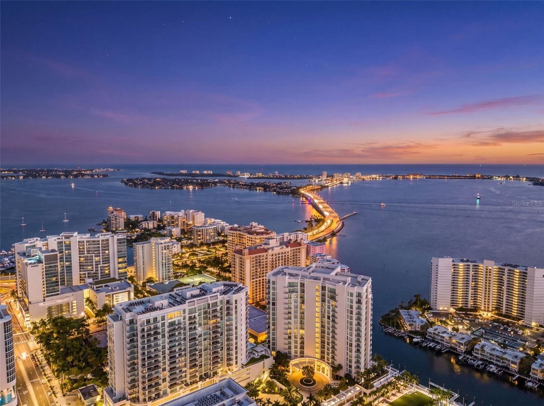 Condo in Sarasota, Florida, United States 3 - 18536146