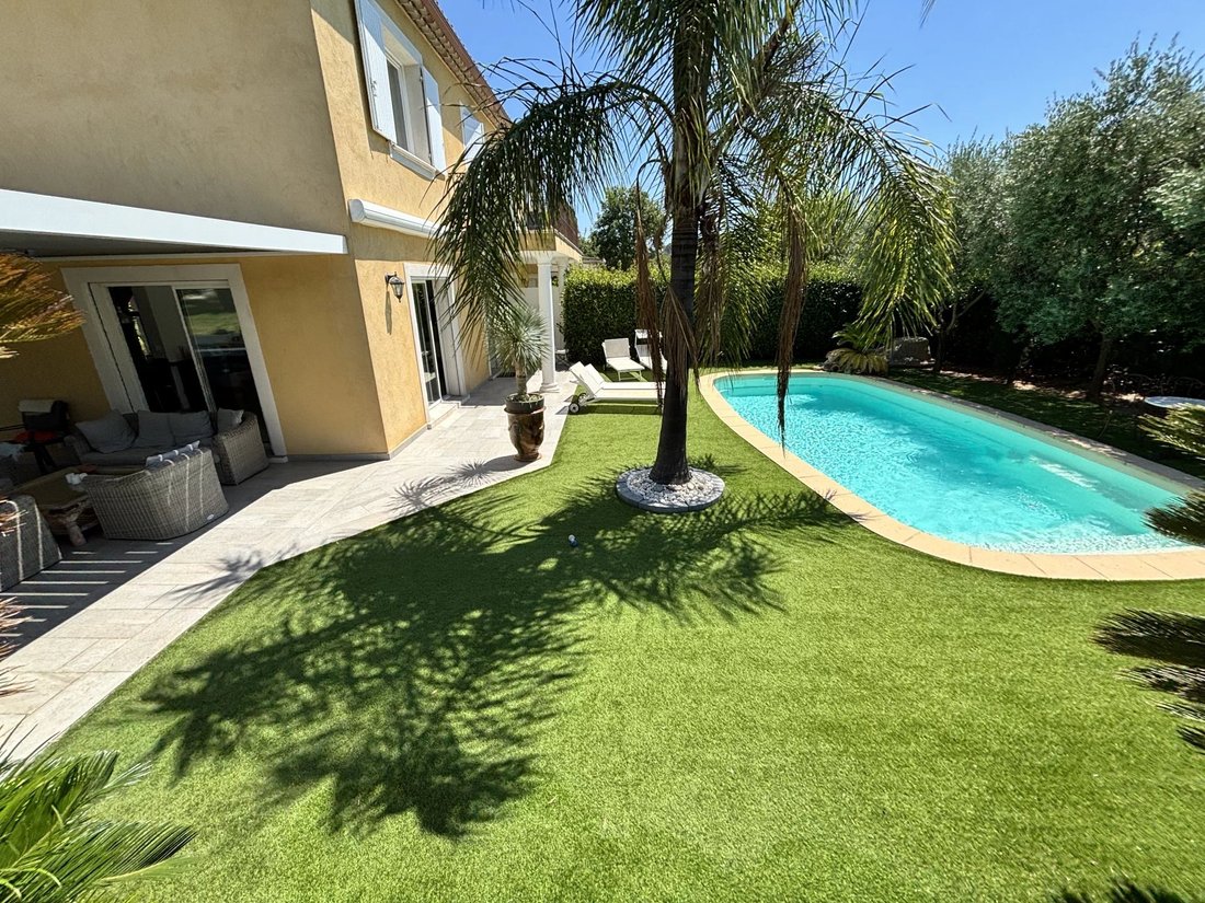 House in Mougins, Provence-Alpes-Côte d'Azur, France 2 - 18533432
