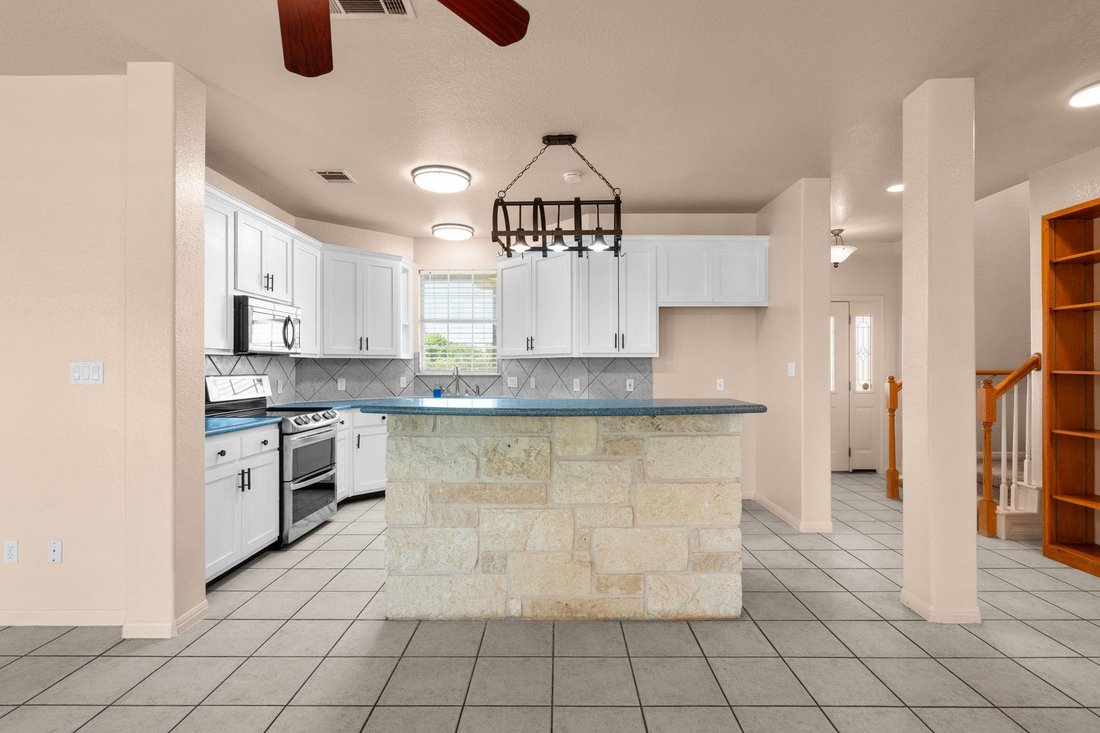 House in Florence, Texas, United States 3 - 18534600