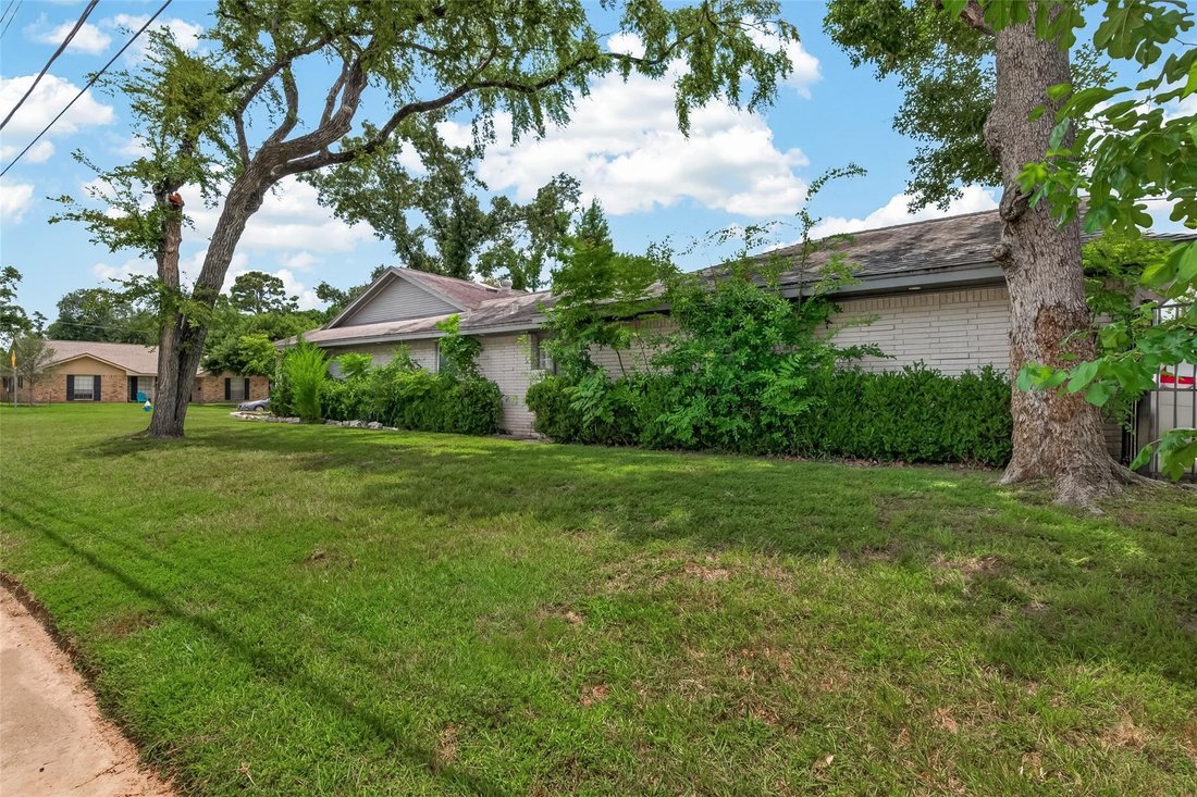 House in Houston, Texas, United States 5 - 18532696