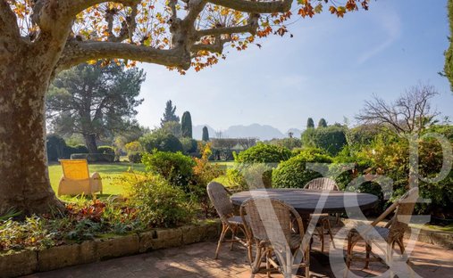 Country House in Eygalières, Provence-Alpes-Côte d'Azur, France 1