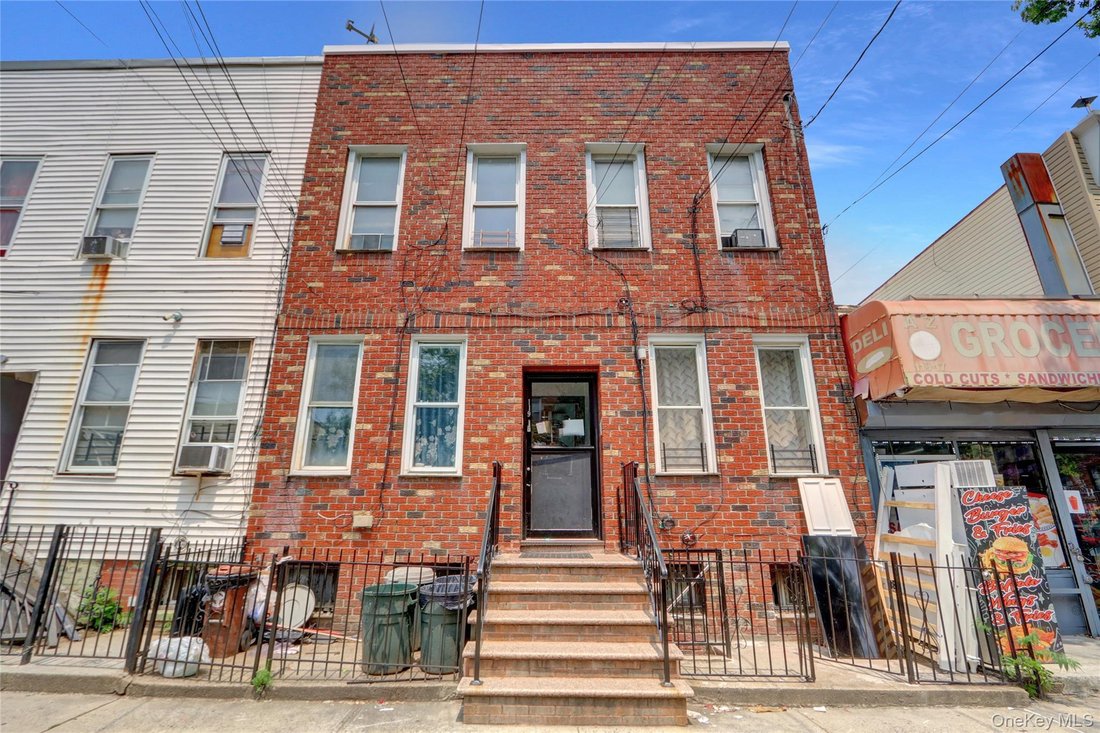 New York, New York, United States 2 - 18535203