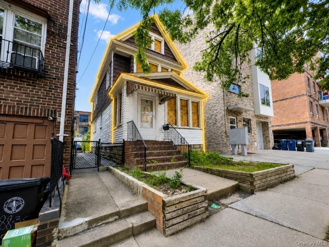 House in New York, New York, United States 1 - 18535261
