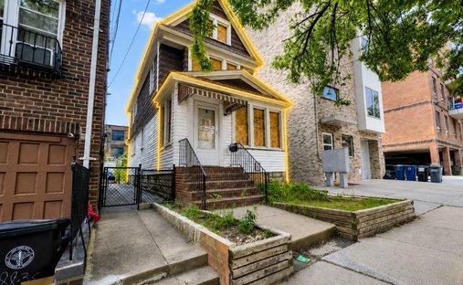 House in New York, New York, United States 1