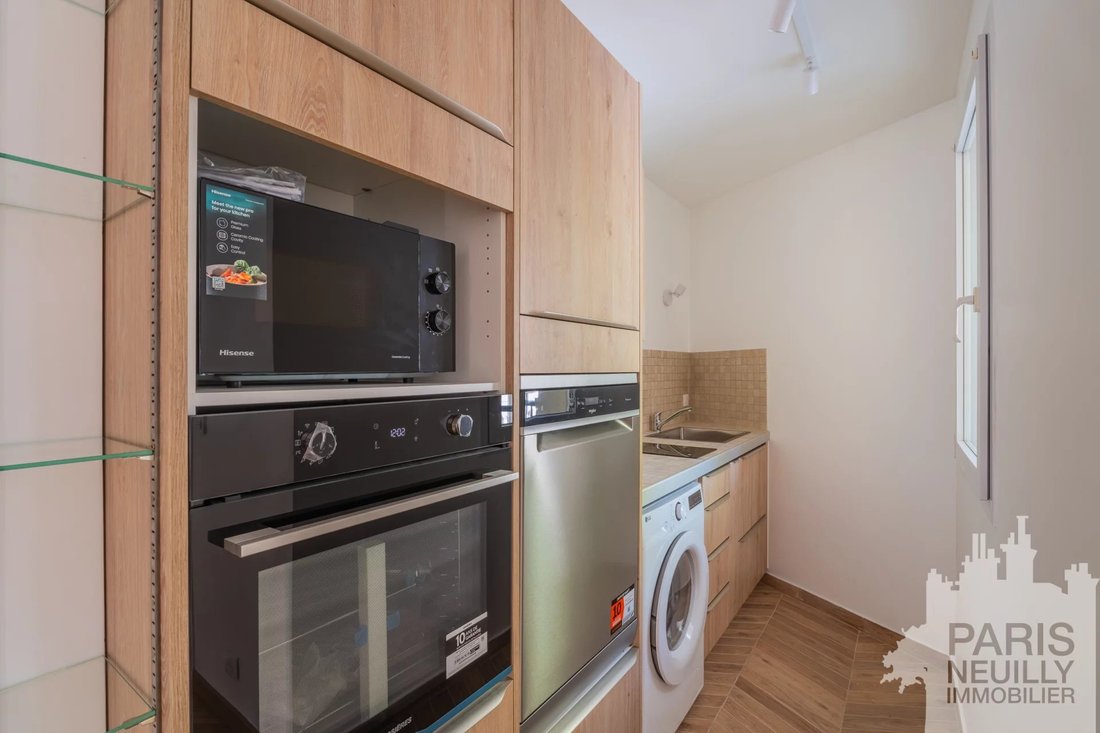 Apartment in Batignolles-Cardinet, Paris 17e Arrondissement, Paris 3 - 18533483