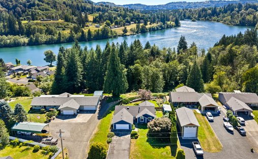 House in Silver Creek, Washington, United States 1