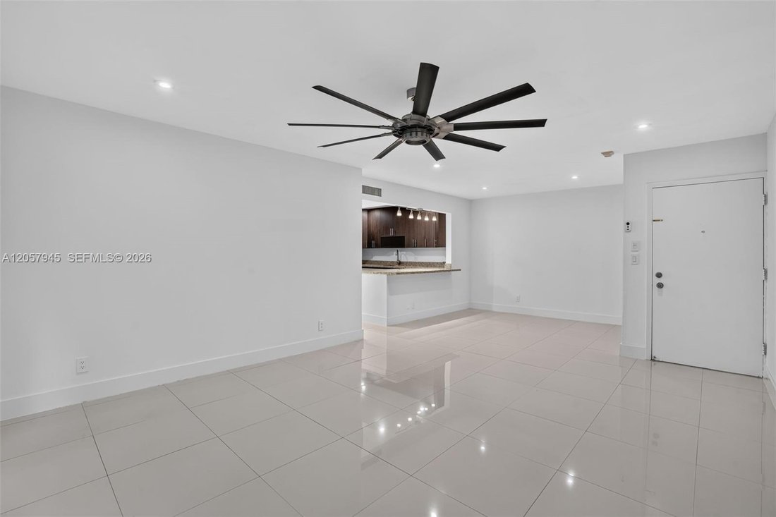 Condo in Miami, Florida, United States 5 - 18536094