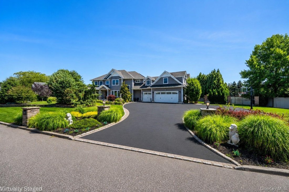 House in Center Moriches, New York, United States 2 - 18536027