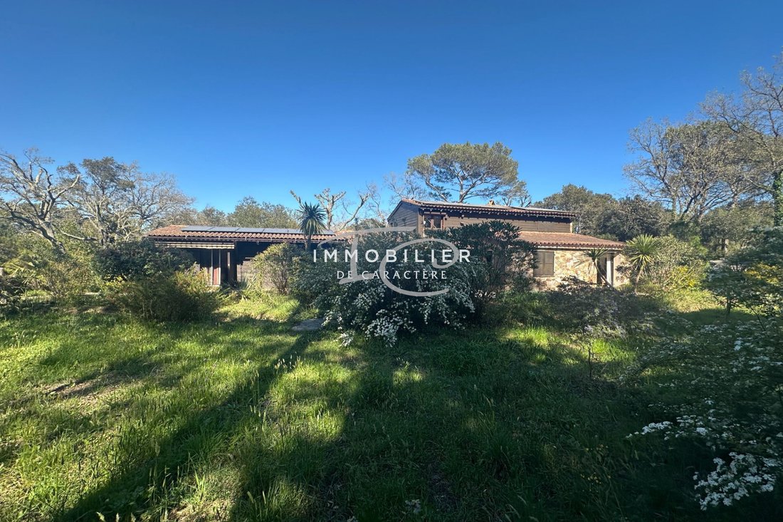 Villa in Gassin, Provence-Alpes-Côte d'Azur, France 2 - 17562839