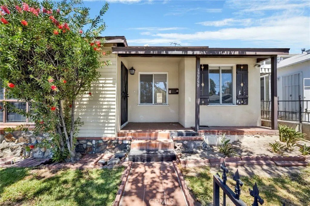 Los Angeles, California, United States 3 - 18532924