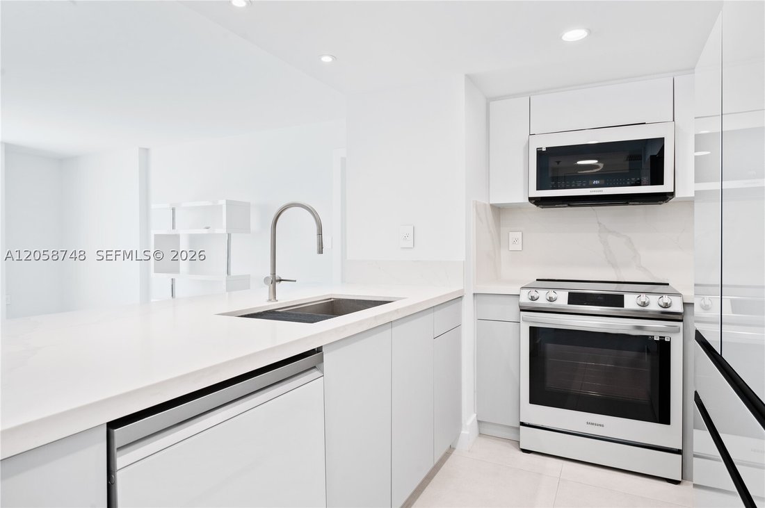 Condo in Miami, Florida, United States 4 - 18534760