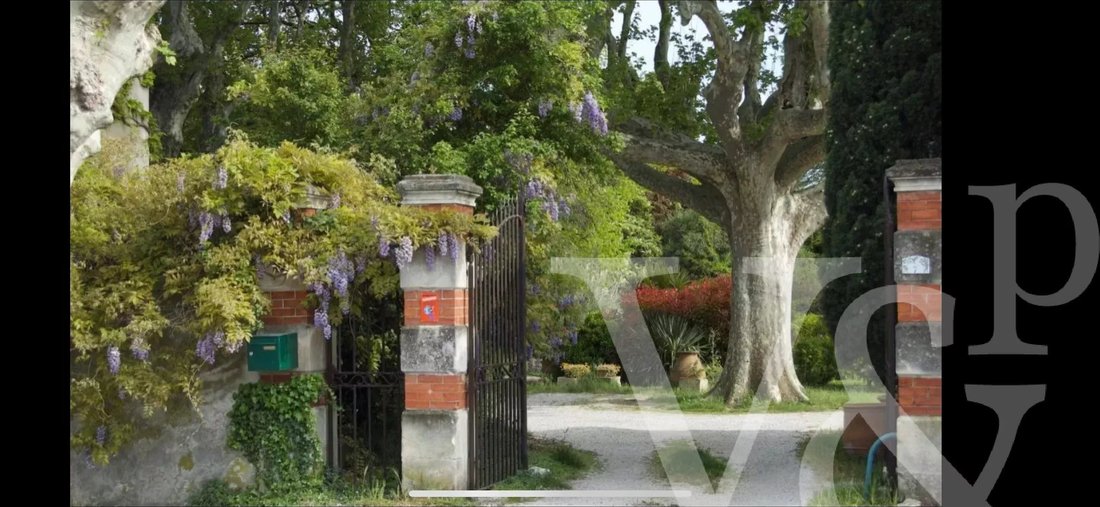 Country House in Graveson, Provence-Alpes-Côte d'Azur, France 4 - 17783966