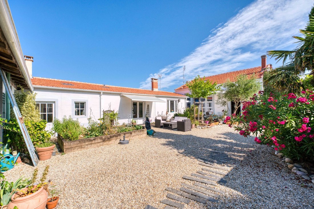 House in Bourcefranc-le-Chapus, Nouvelle-Aquitaine, France 1 - 18535899