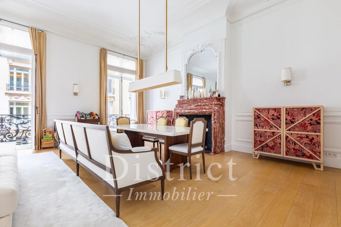 Apartment in Parc Monceau, Paris 8e Arrondissement, Paris 5 - 18533343