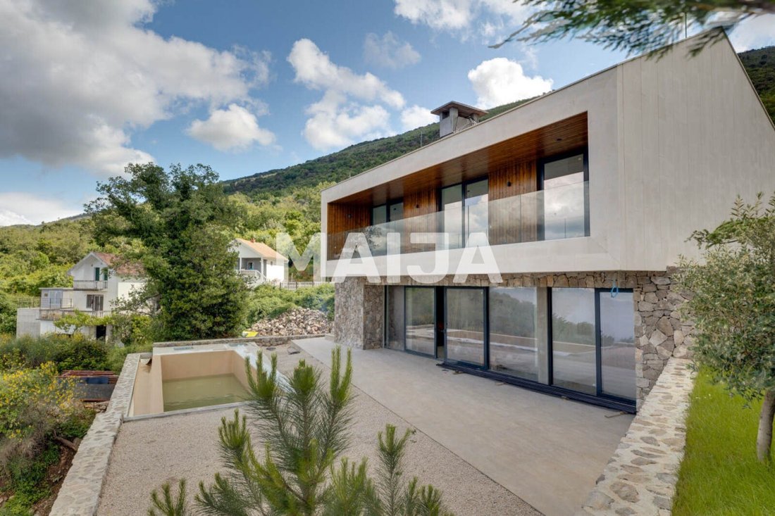 Villa in Đenovići, Herceg Novi Municipality, Montenegro 1 - 18534787