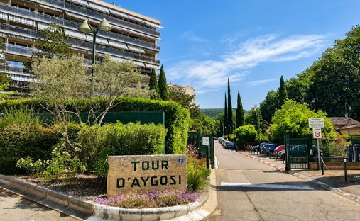 Apartment in Granettes-Jauberte-Sainte Anne, Aix-en-Provence, France 1