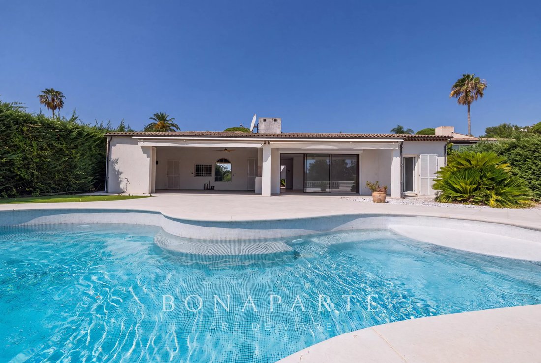 House in Vaug, Villeneuve-Loubet, France 1 - 18533471