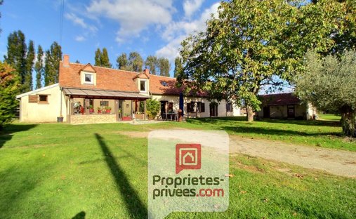 Villa in Presnoy, Centre-Val de Loire, France 1