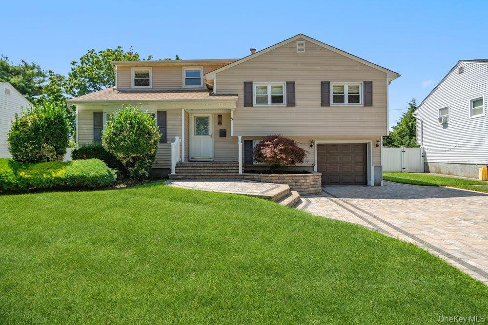House in Hicksville, New York, United States 1 - 18536171