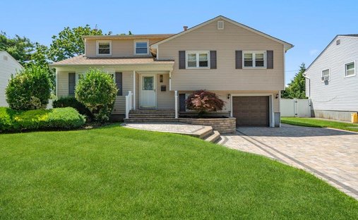 House in Hicksville, New York, United States 1