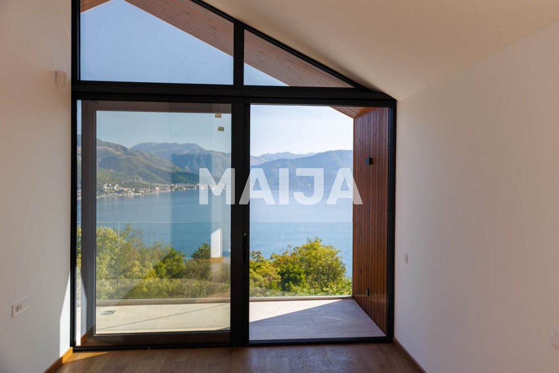 Villa in Đenovići, Herceg Novi Municipality, Montenegro 4 - 18534787