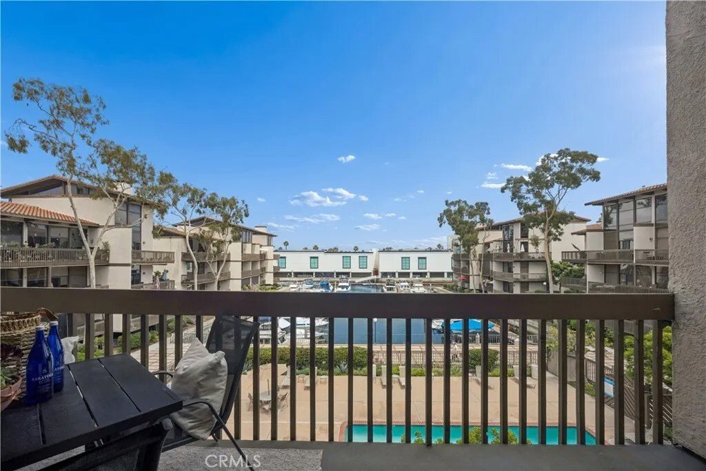 Condo in Signal Hill, California, United States 5 - 17921869