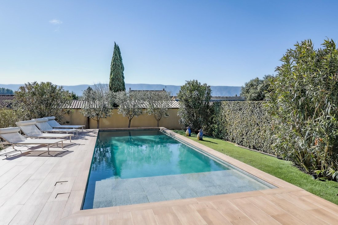 House in Gordes, Switzerland 3 - 18534338
