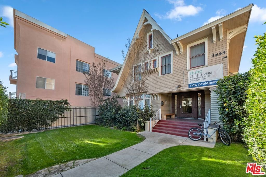 Los Angeles, California, United States 5 - 18535075