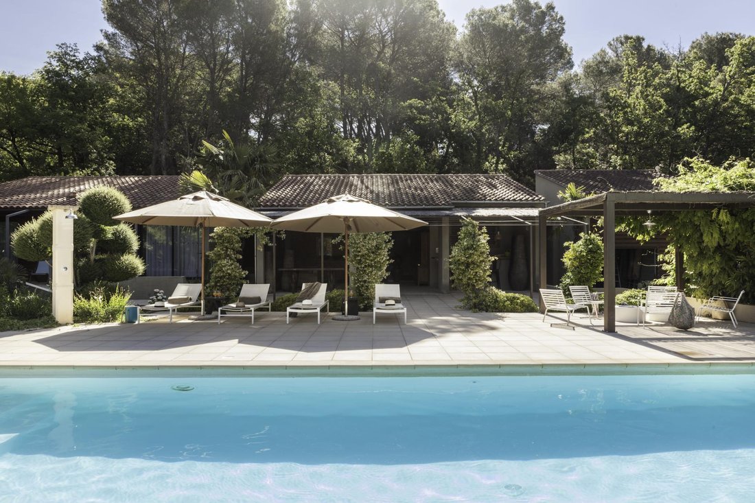 Tenuta a L'Isle Sur La Sorgue, Switzerland 1 - 18534193