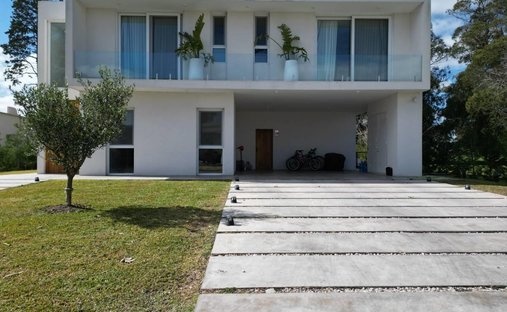 House in Hudson, Buenos Aires, Buenos Aires Province, Argentina 1