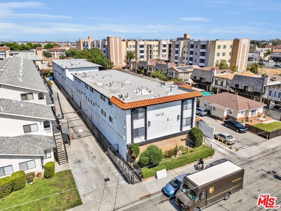 Hawthorne, California, United States 2 - 18535095