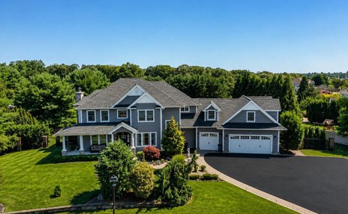 House in Center Moriches, New York, United States 1